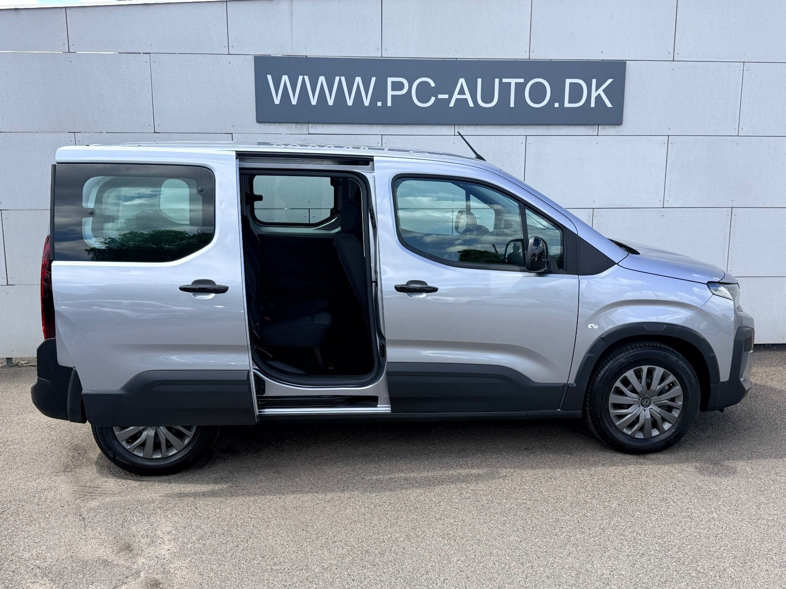 Grå Peugeot e-Rifter fra 2025
