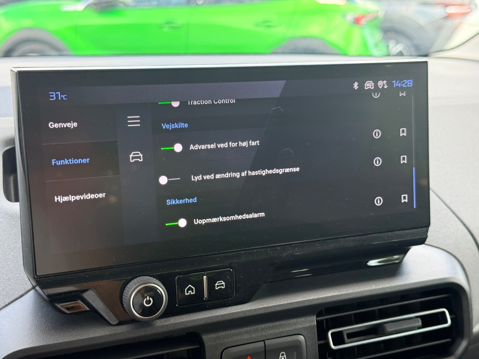 Grå Peugeot e-Rifter fra 2025