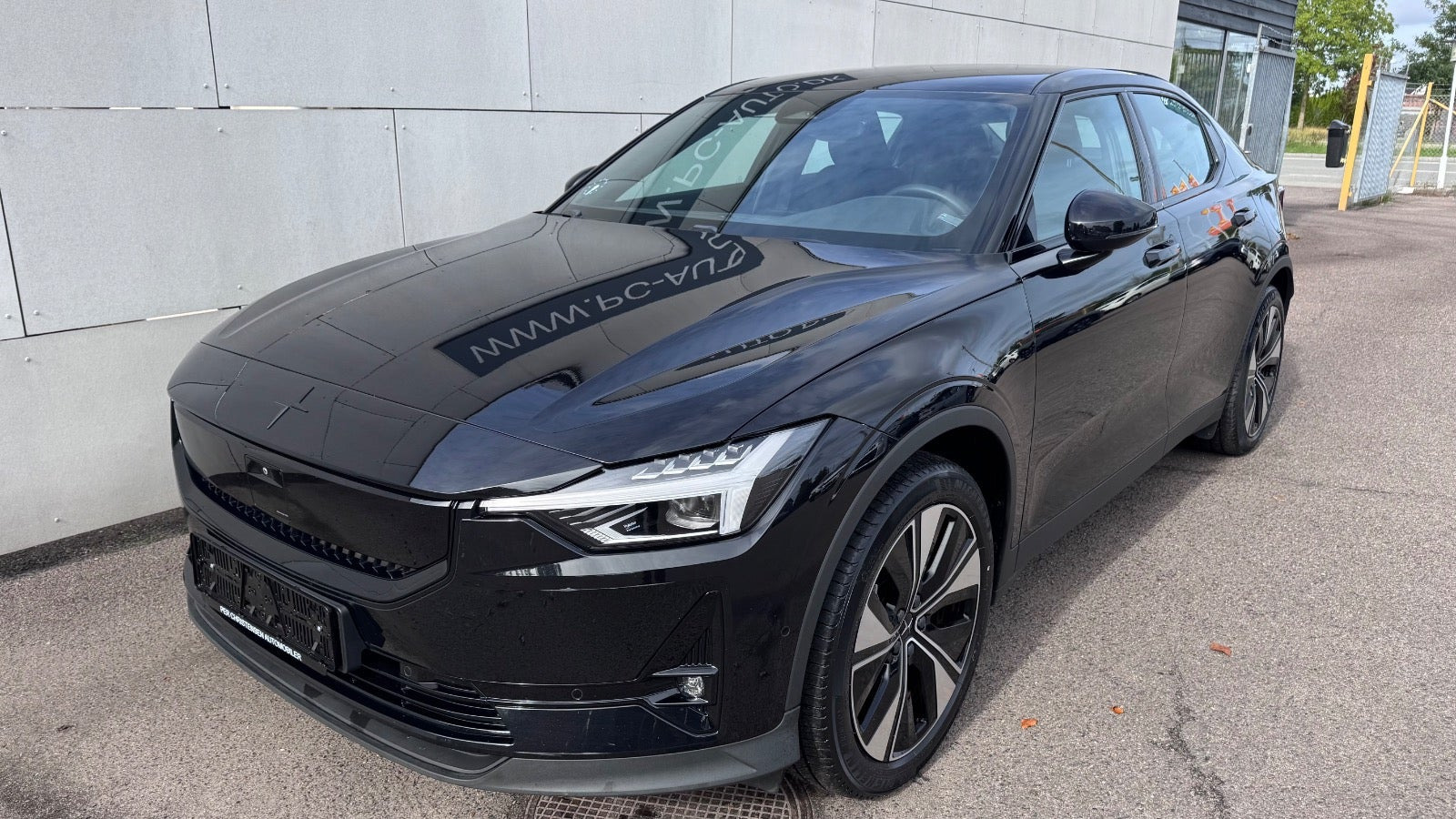 Sort Polestar 2 fra 2024