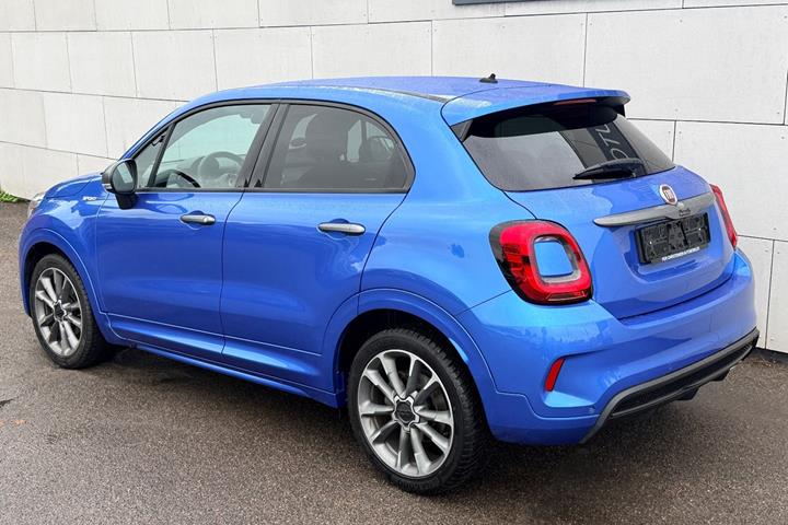 Blå Fiat 500X fra 2020