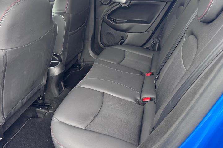 Blå Fiat 500X fra 2020