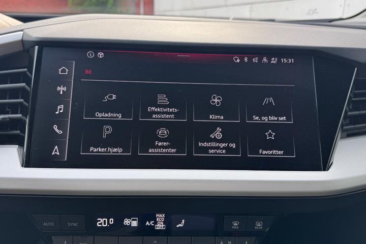 Hvid Audi Q4 e-tron fra 2023