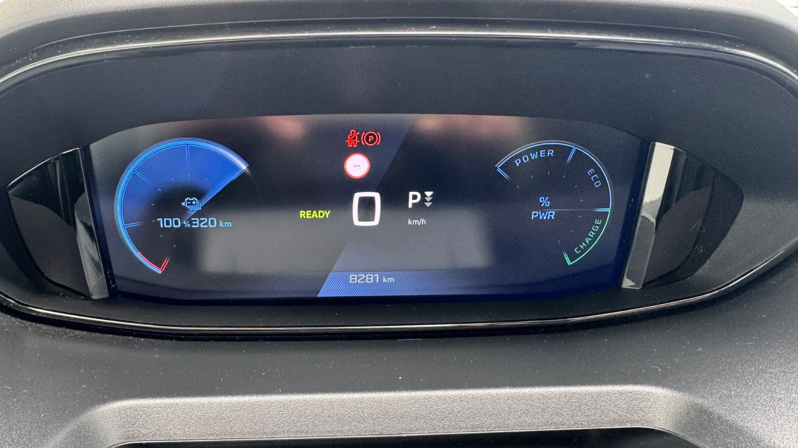 Blå Peugeot e-Rifter fra 2025