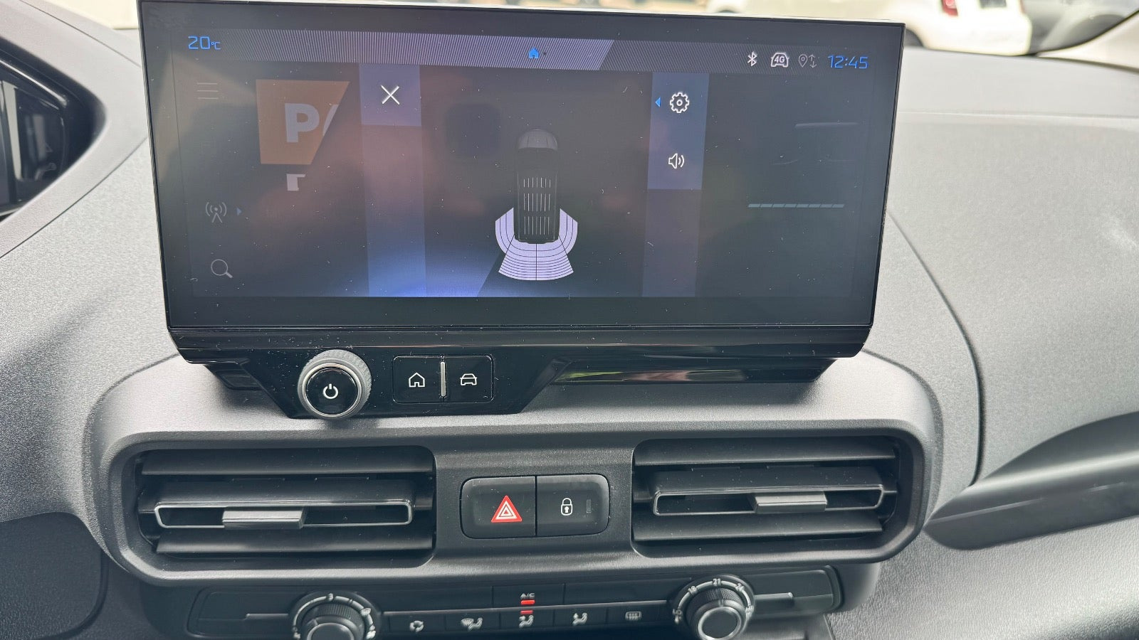 Blå Peugeot e-Rifter fra 2025