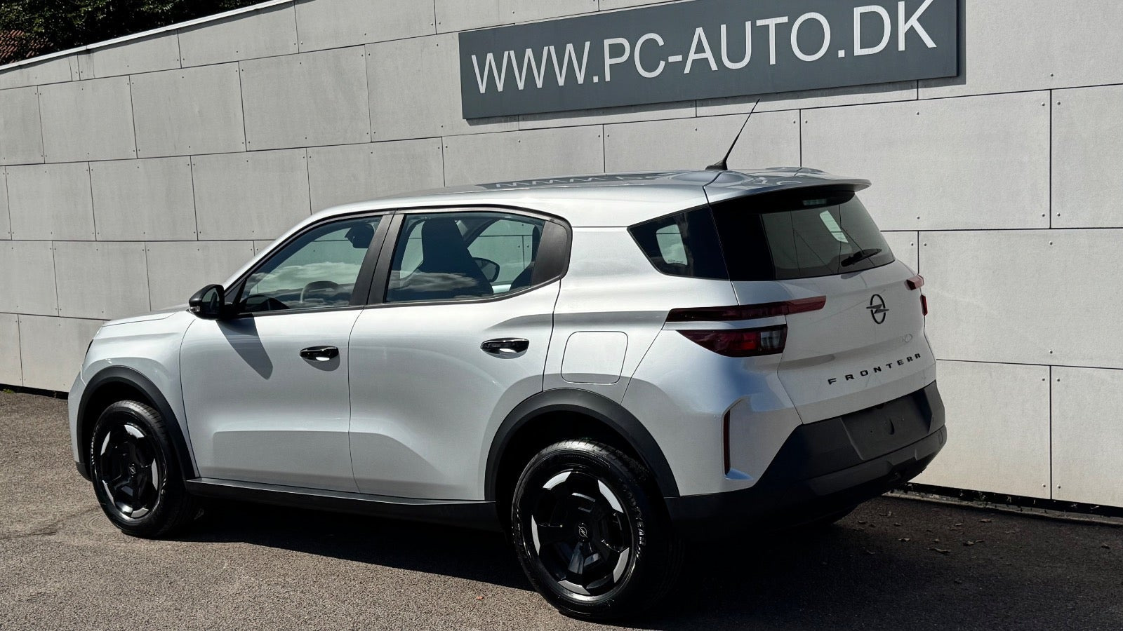 Grå Opel Frontera fra 2025