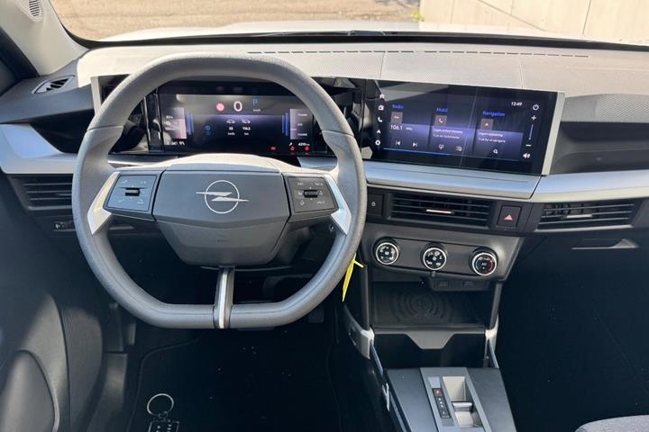 Grå Opel Frontera fra 2025