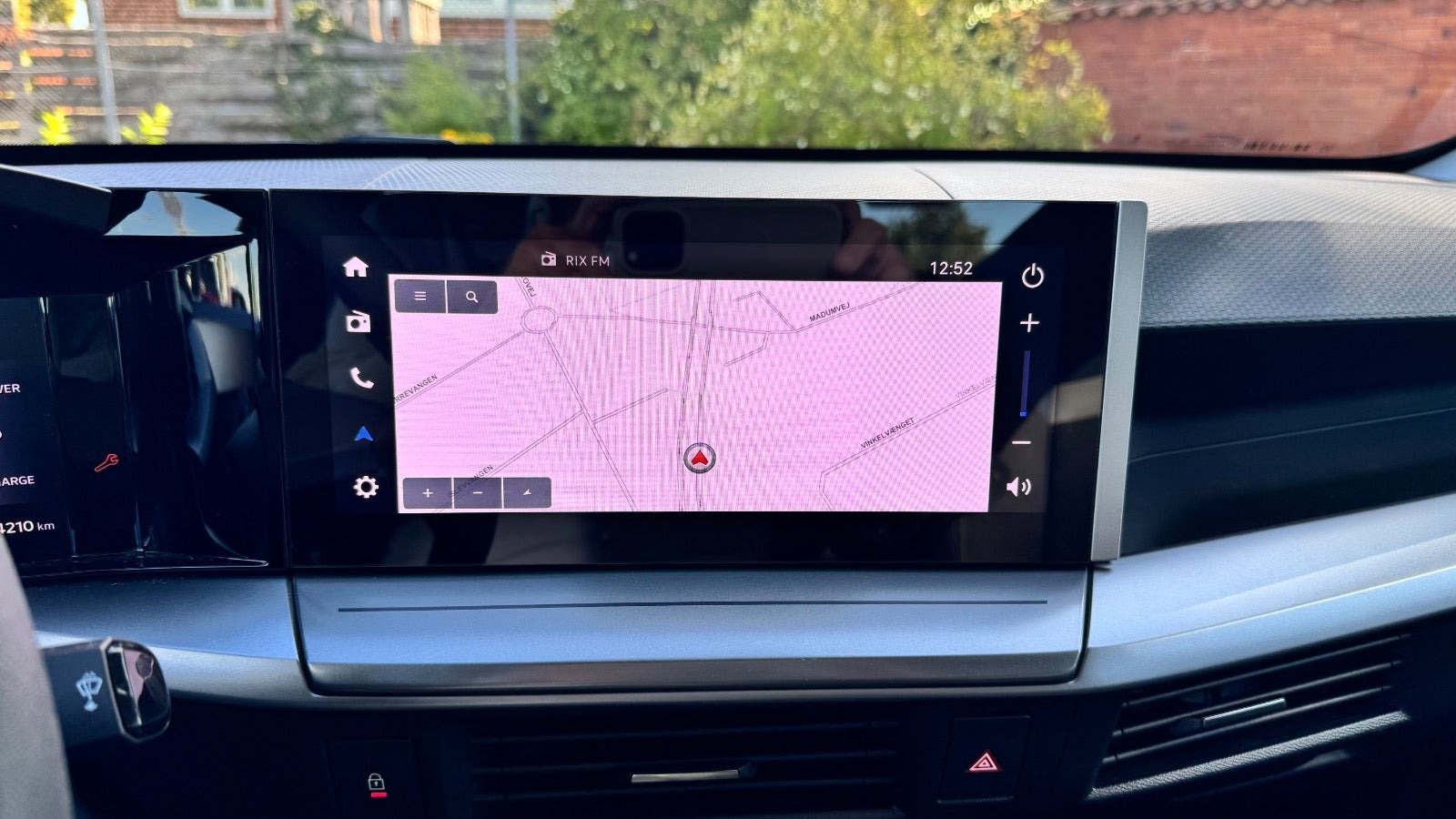 Grå Opel Frontera fra 2025