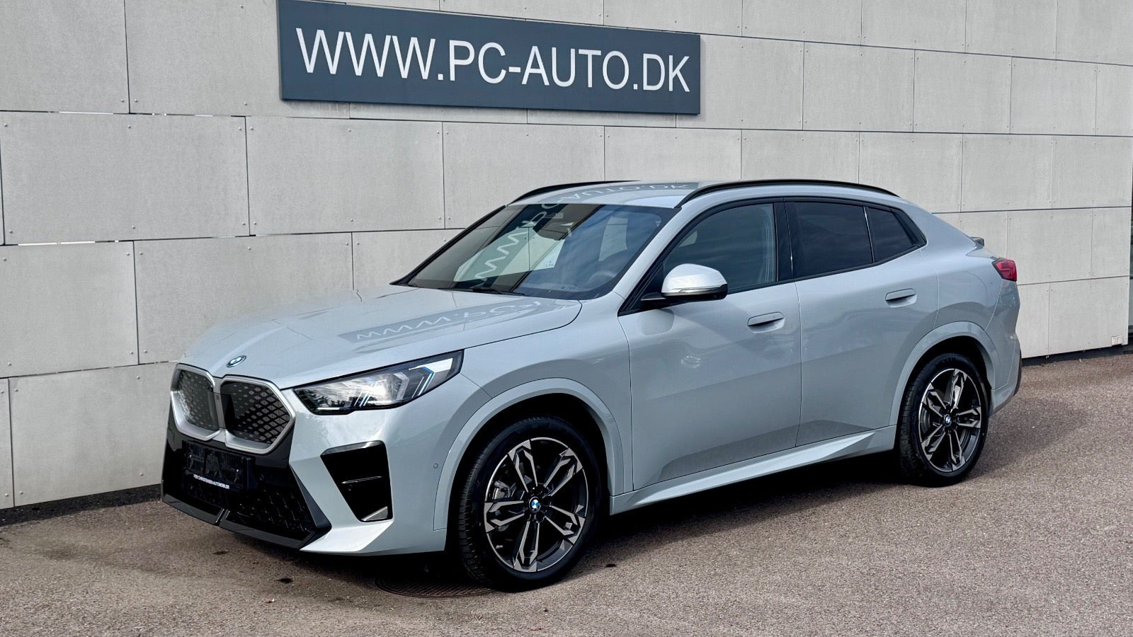 BMW iX2 eDrive20 Fully Charged M-Sport