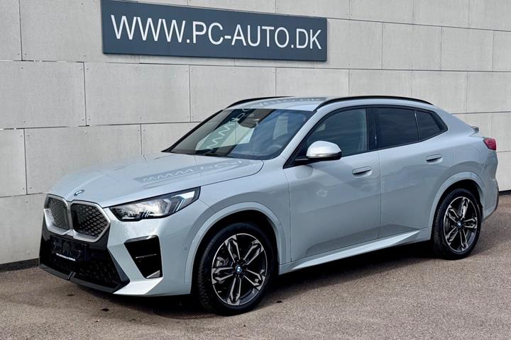Grå BMW iX2 fra 2026