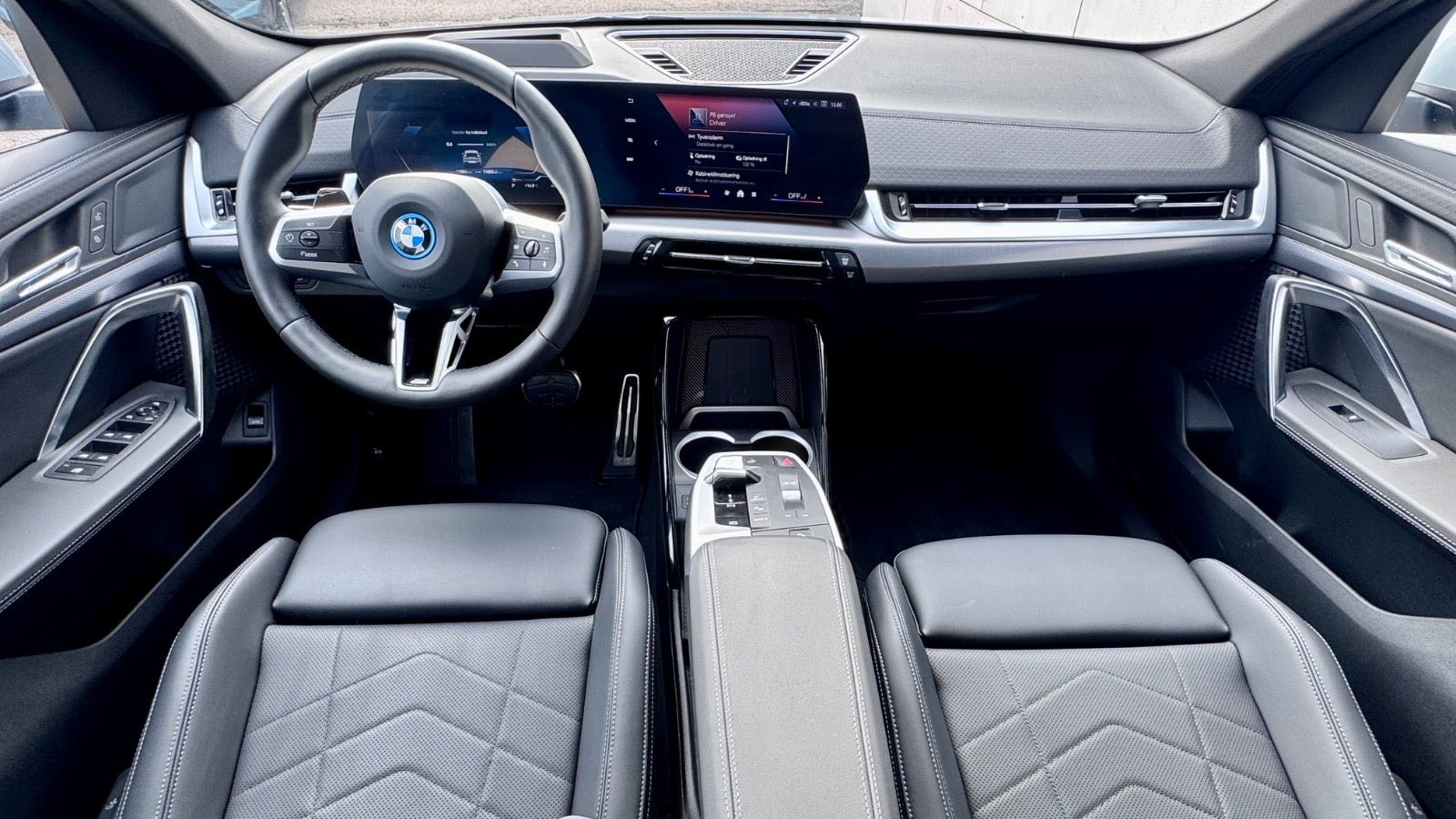 Grå BMW iX2 fra 2026