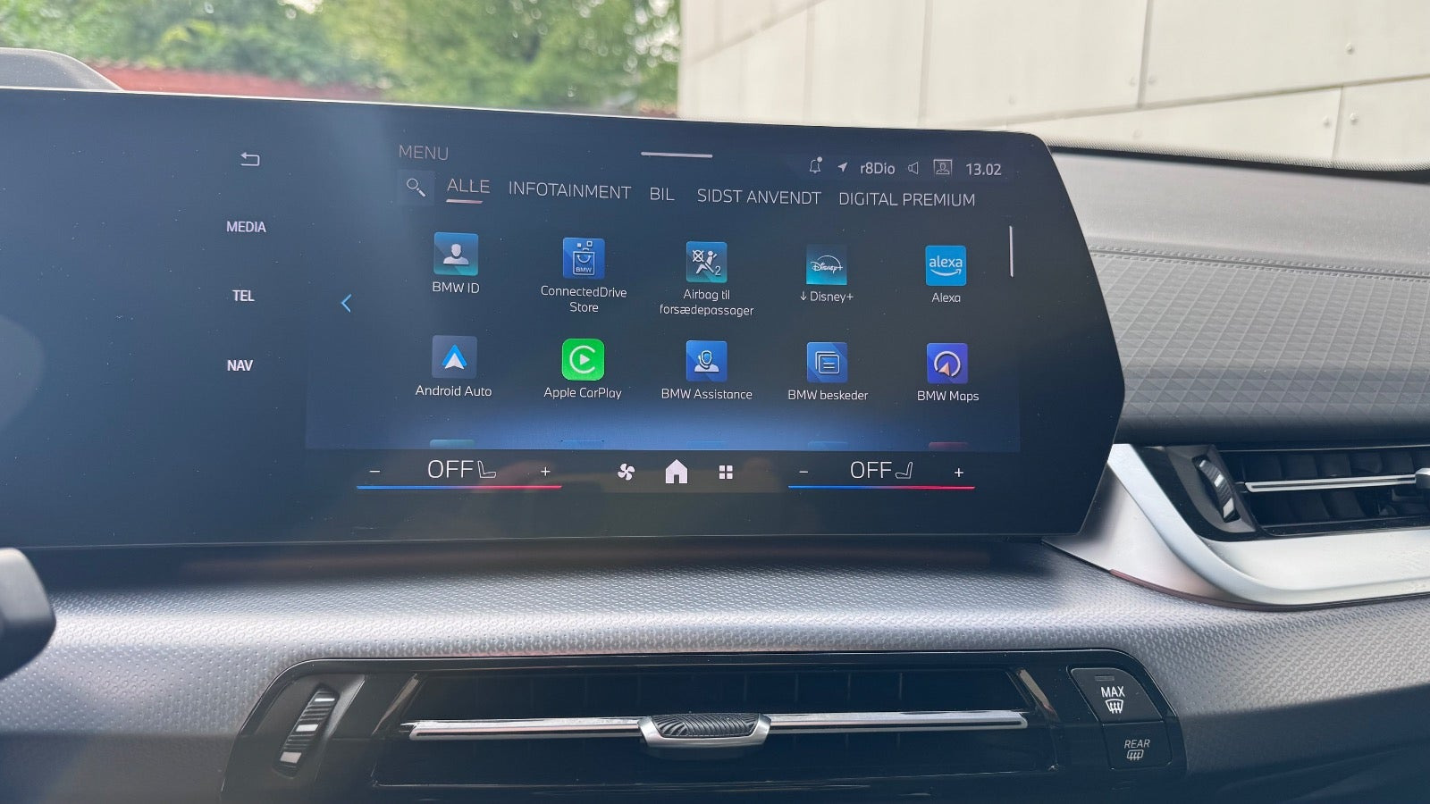 Grå BMW iX2 fra 2026