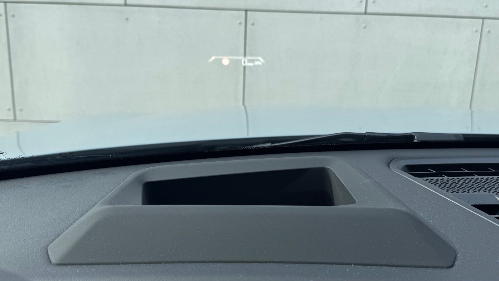 Grå BMW iX2 fra 2026