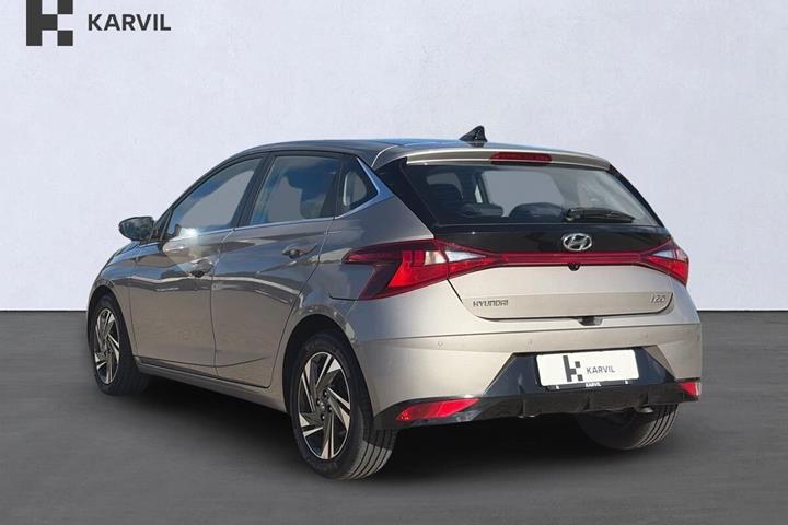 Grå Hyundai i20 fra 2021
