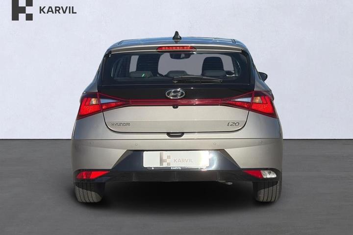 Grå Hyundai i20 fra 2021