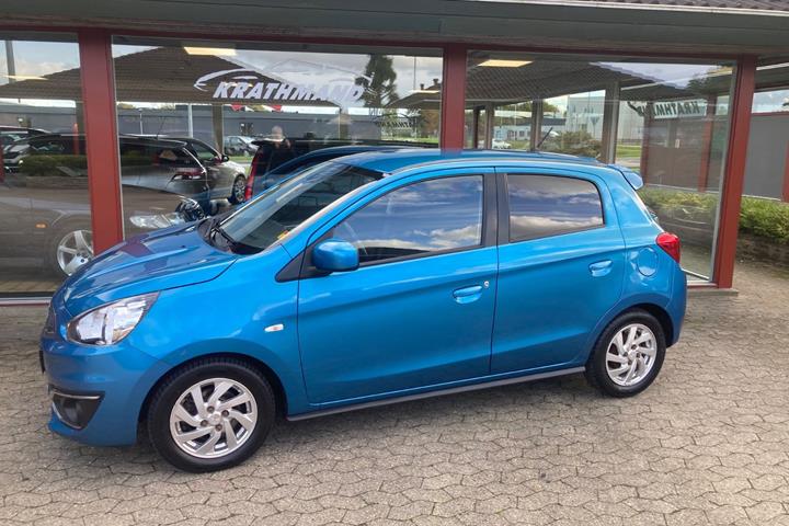 Blå Mitsubishi Space Star fra 2018