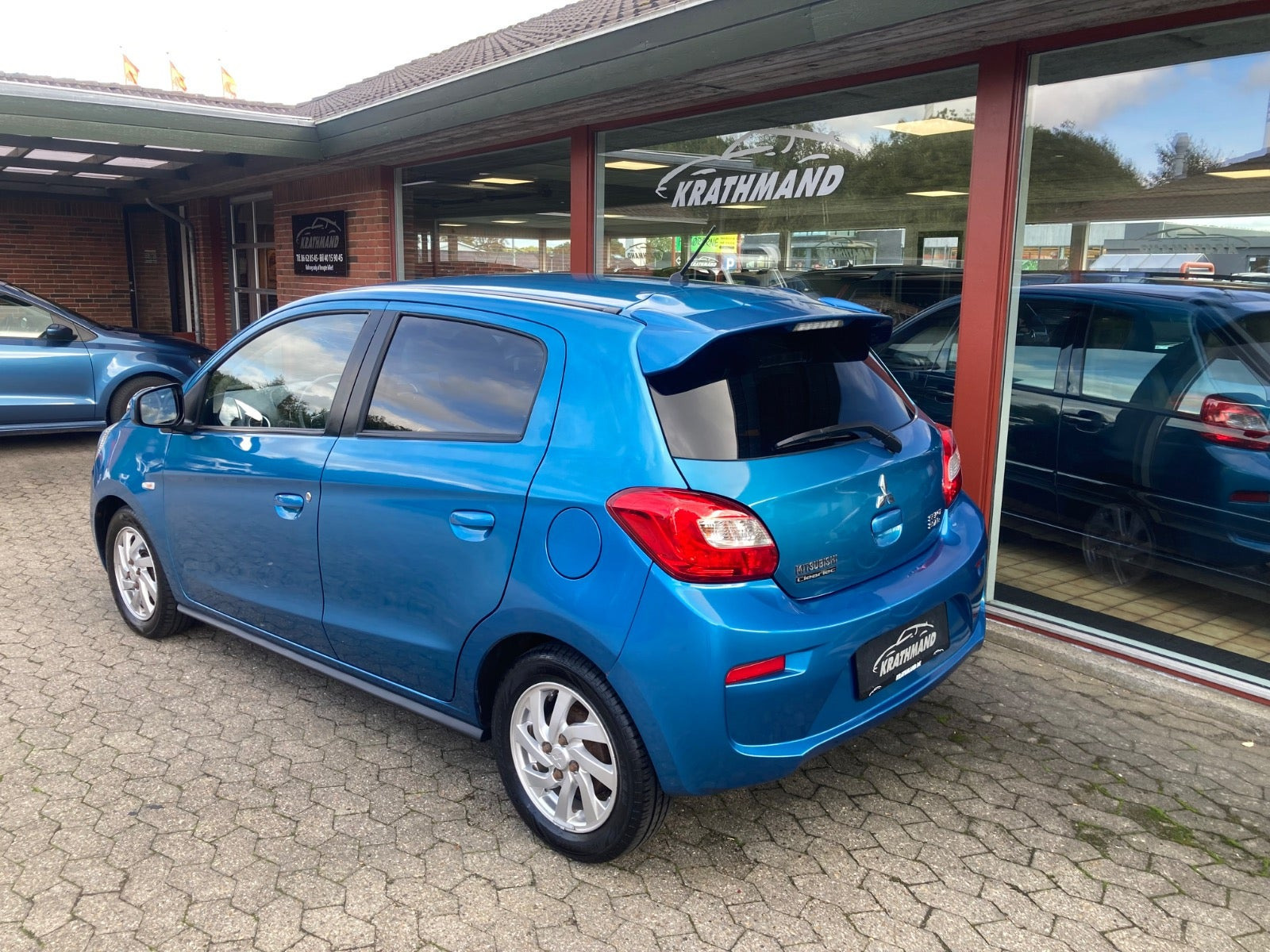 Blå Mitsubishi Space Star fra 2018