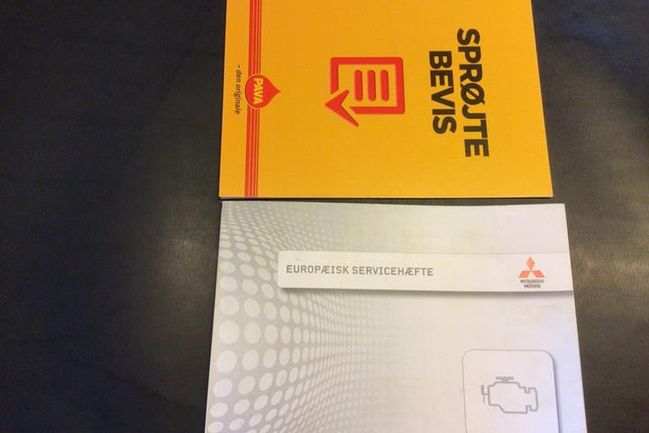 Blå Mitsubishi Space Star fra 2018