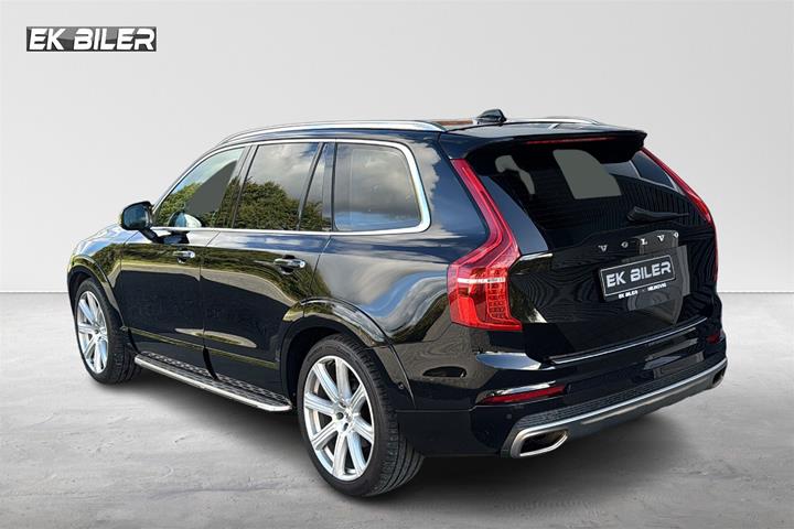 Sort Volvo XC90 fra 2015
