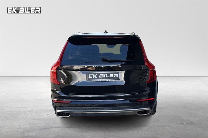 Sort Volvo XC90 fra 2015