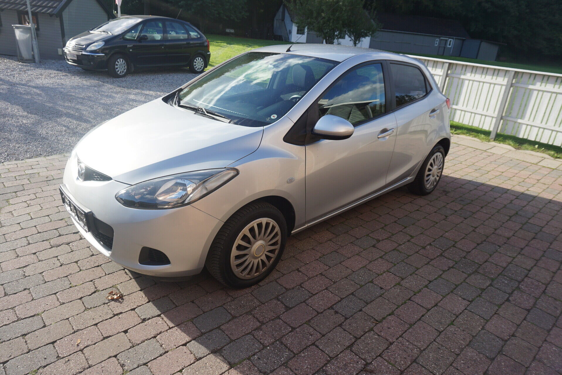 Sølv Mazda 2 fra 2009