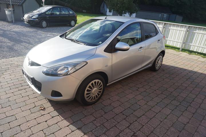 Sølv Mazda 2 fra 2009