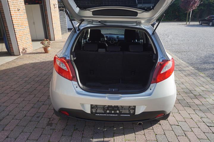 Sølv Mazda 2 fra 2009