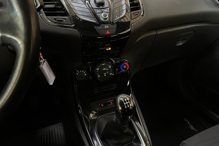 Sort Ford Fiesta fra 2013