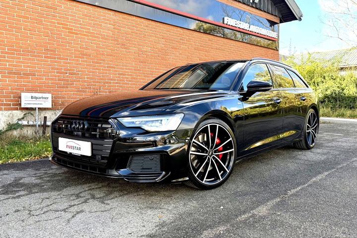 Sort Audi A6 fra 2021 set udefra