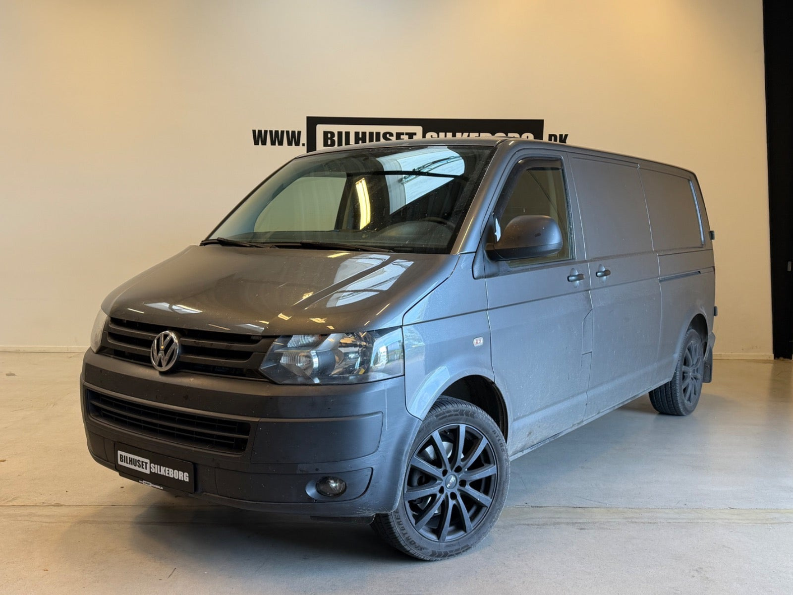 VW Transporter 2,0 TDi 140 Kassevogn lang