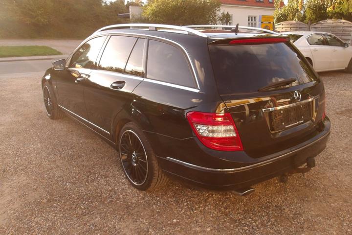 Sort Mercedes C250 fra 2010