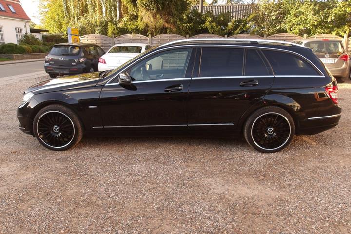 Sort Mercedes C250 fra 2010