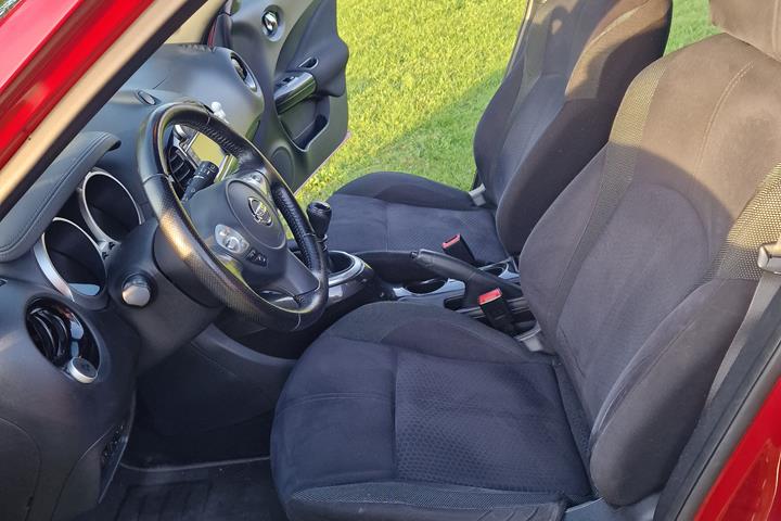 Rød Nissan Juke fra 2016