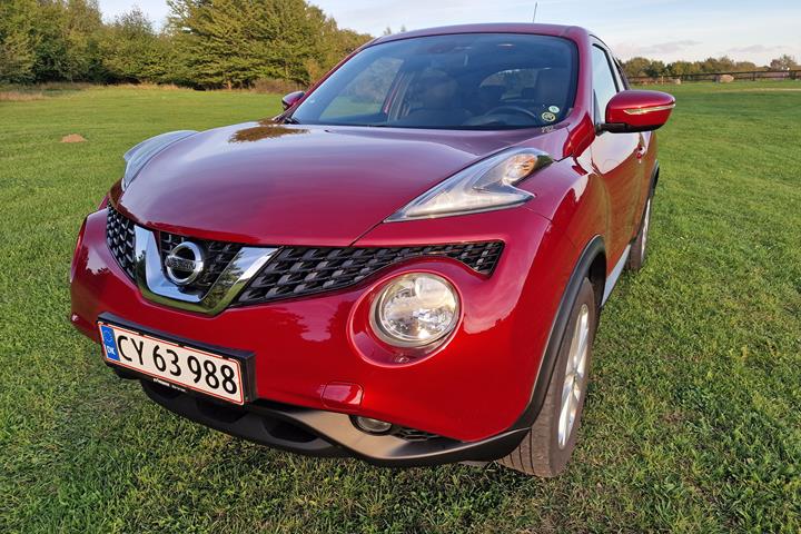 Rød Nissan Juke fra 2016