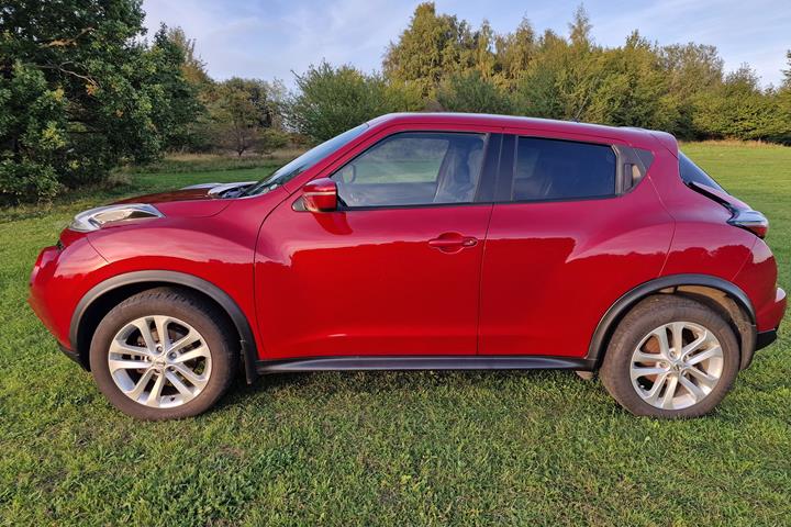 Rød Nissan Juke fra 2016