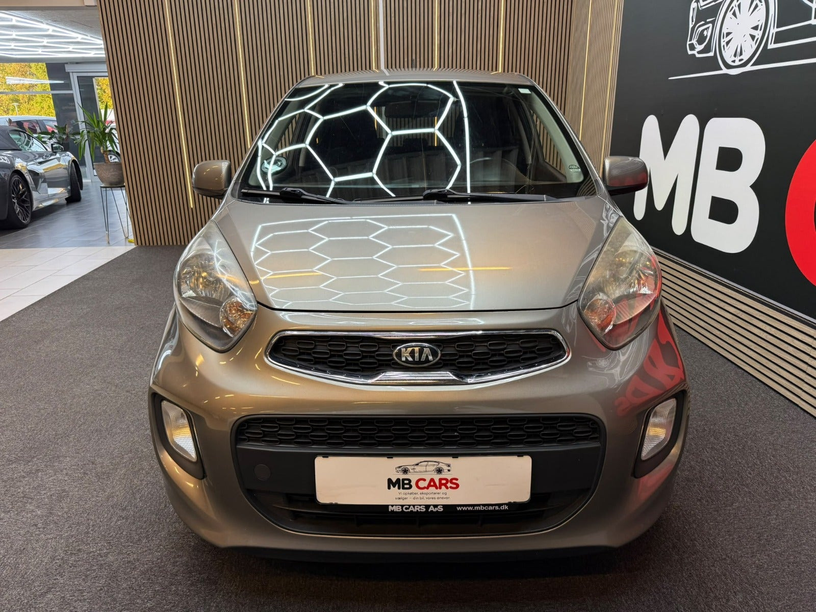 Orange Kia Picanto fra 2016