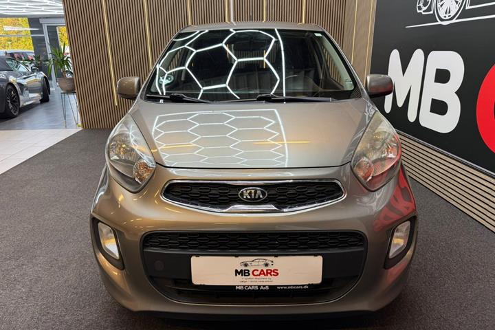 Orange Kia Picanto fra 2016