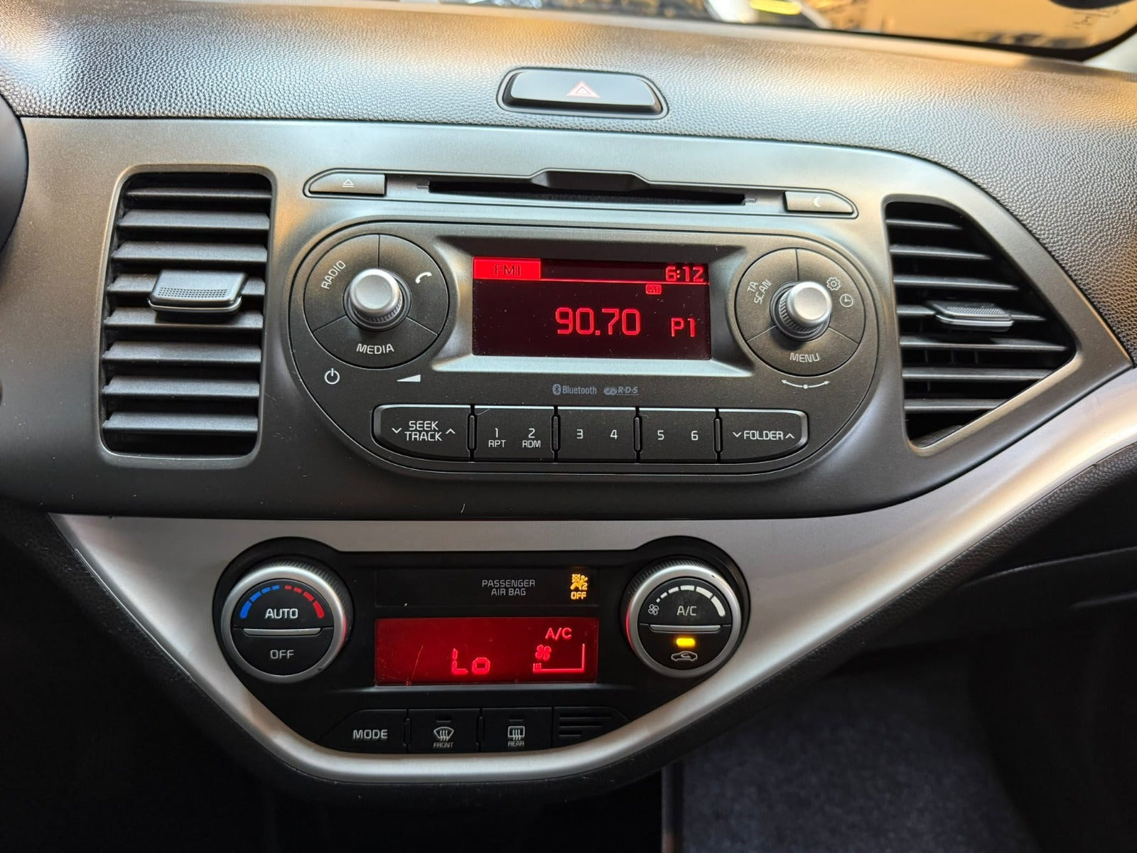Orange Kia Picanto fra 2016