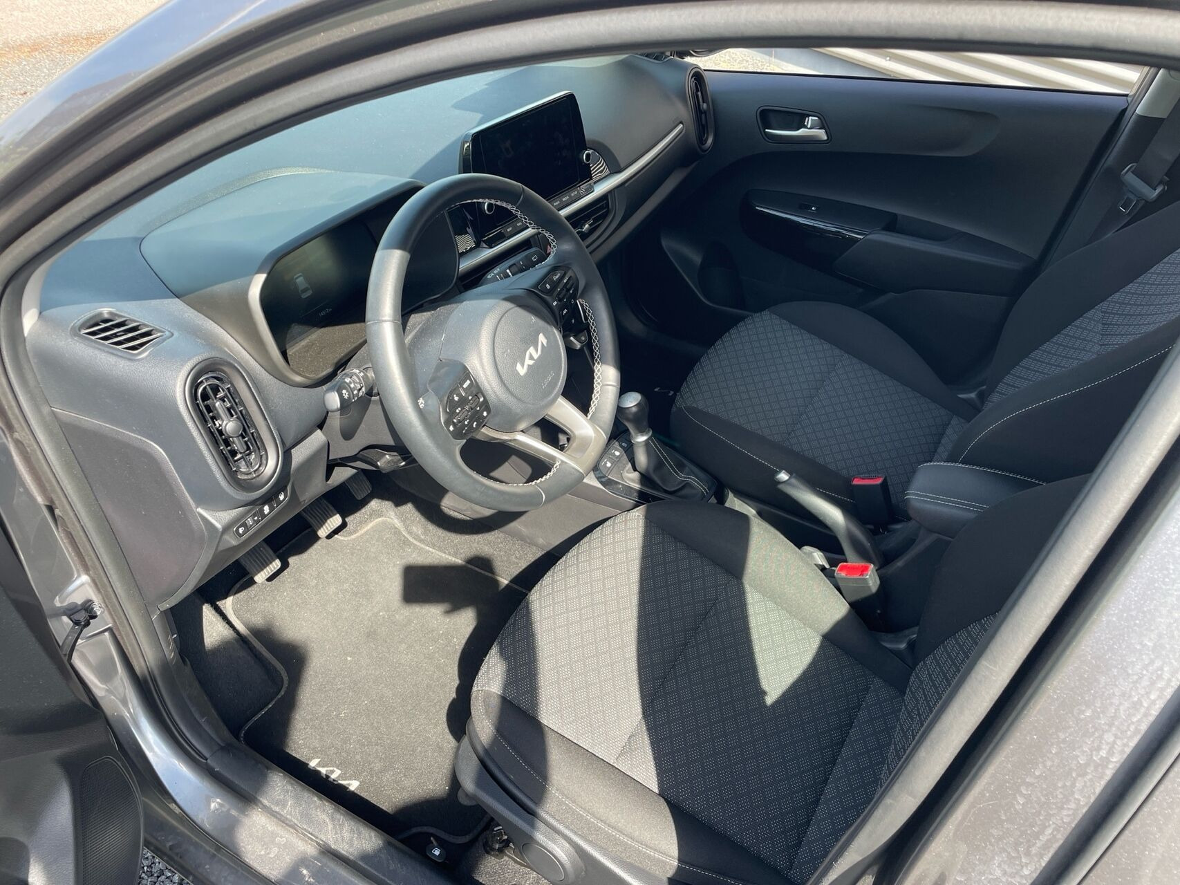 Grå Kia Picanto fra 2025