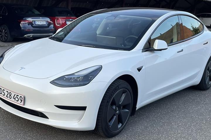 undefined Tesla Model 3 fra 2023