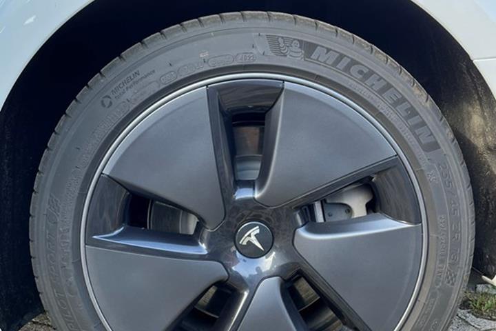 undefined Tesla Model 3 fra 2023