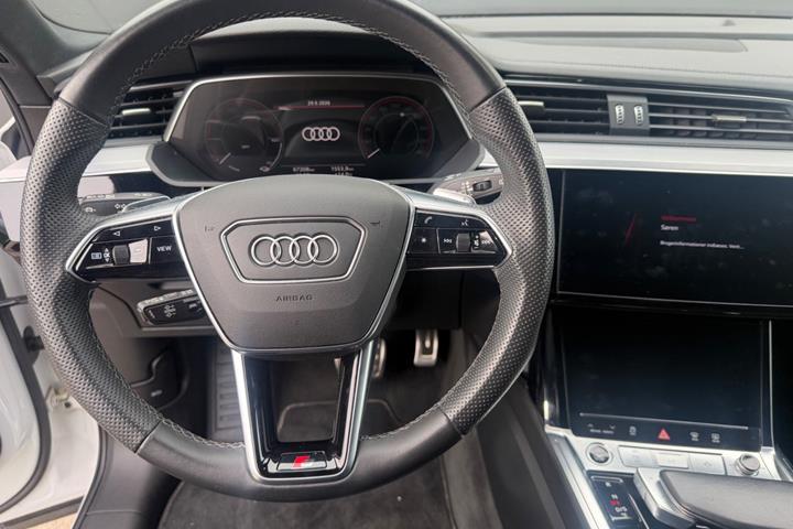 undefined Audi Q8 e-tron fra 2024