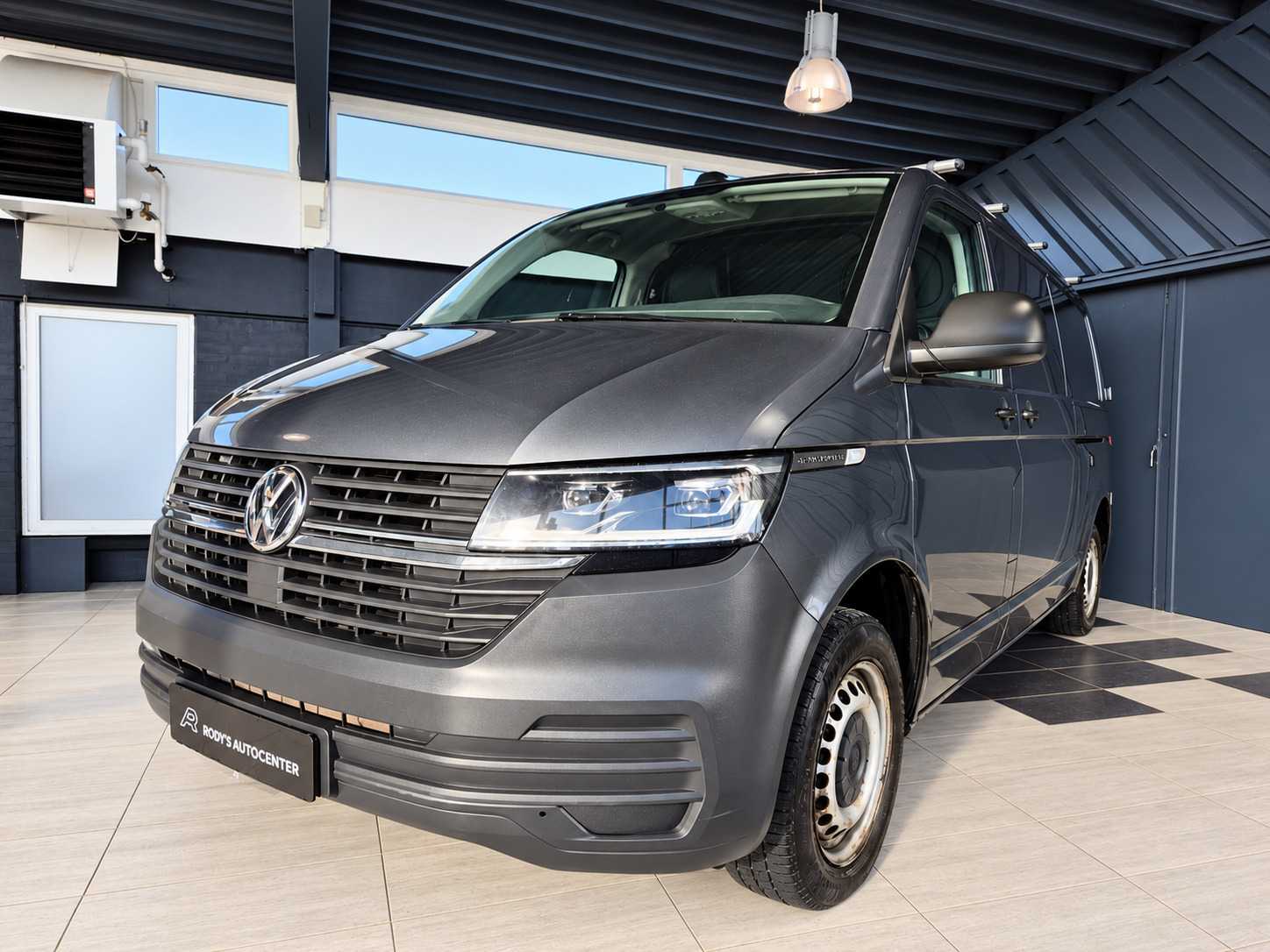 VW Transporter 2,0 TDi 150 Kassevogn DSG lang