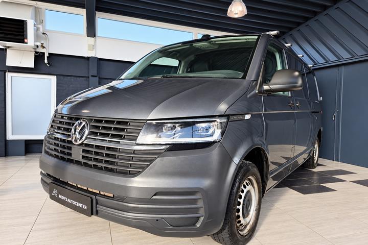Sort VW Transporter fra 2021