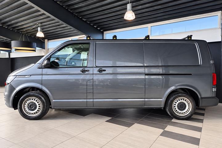 Sort VW Transporter fra 2021