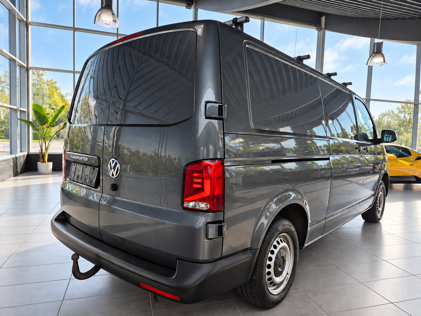 Sort VW Transporter fra 2021