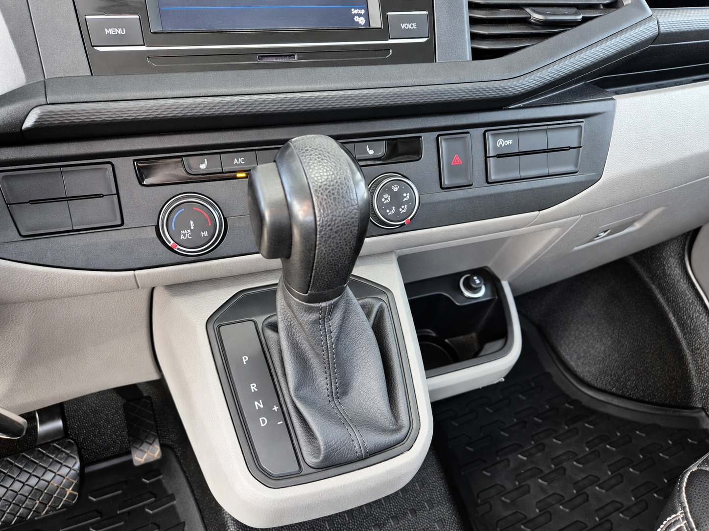 Sort VW Transporter fra 2021