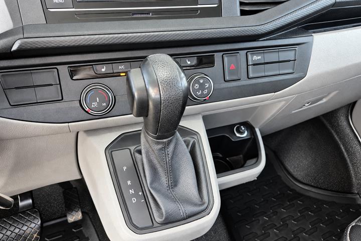 Sort VW Transporter fra 2021