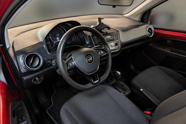 Rød VW E-UP! fra 2022
