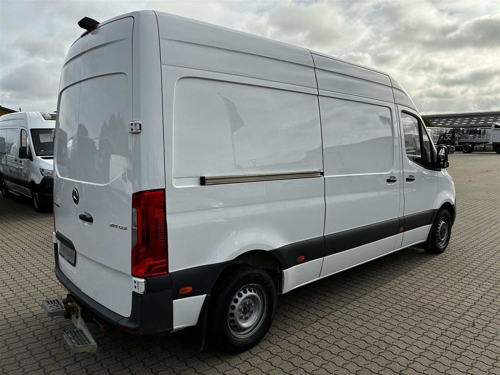 Hvid Mercedes Sprinter 214 fra 2020