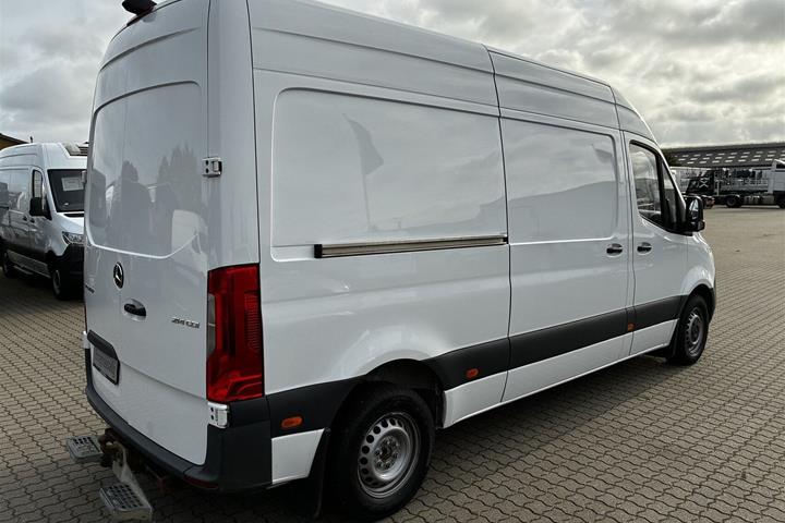 Hvid Mercedes Sprinter 214 fra 2020